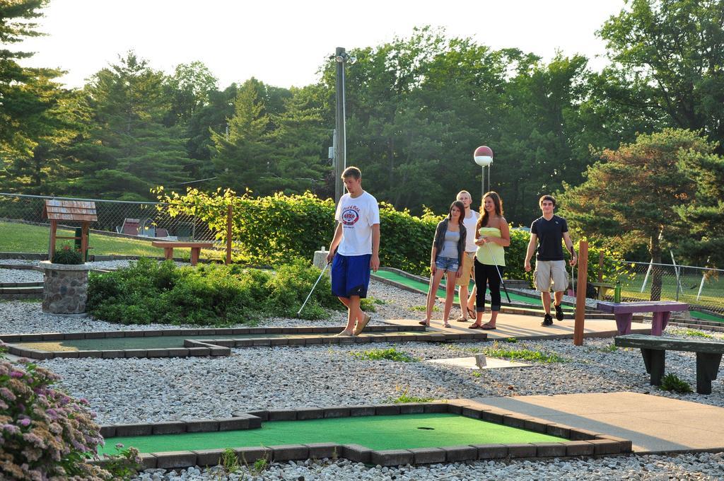 Plymouth Rock Camping Resort Rustic Cabin Elkhart Lake 外观 照片
