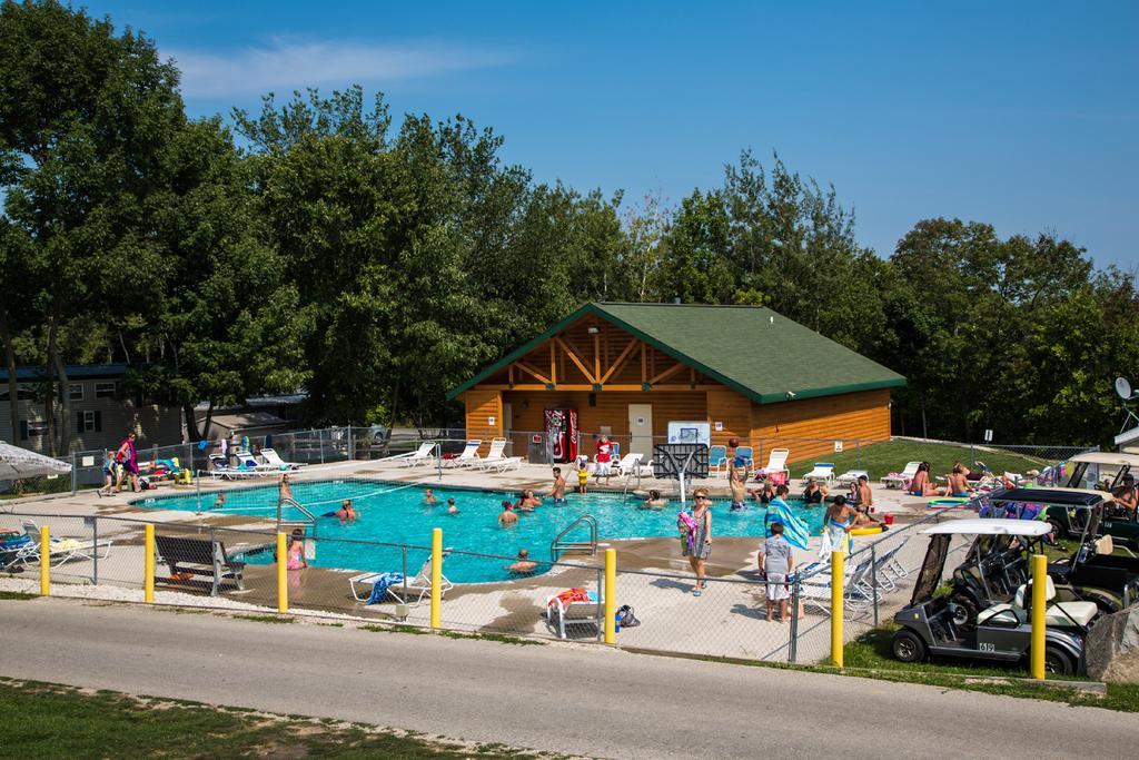 Plymouth Rock Camping Resort Rustic Cabin Elkhart Lake 外观 照片