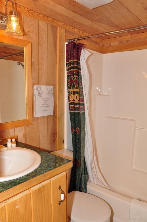 Plymouth Rock Camping Resort Rustic Cabin Elkhart Lake 外观 照片