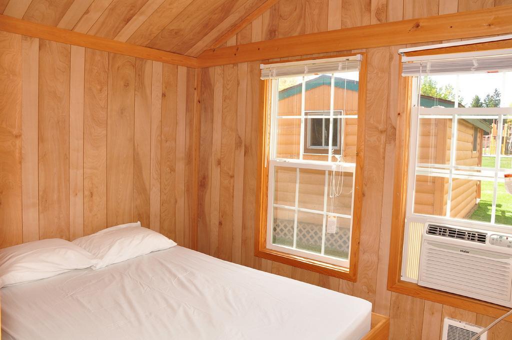 Plymouth Rock Camping Resort Rustic Cabin Elkhart Lake 外观 照片