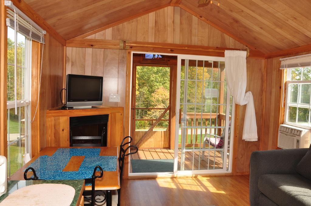 Plymouth Rock Camping Resort Rustic Cabin Elkhart Lake 外观 照片